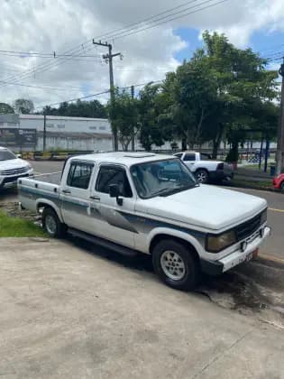 Carro 4.0 CUSTOM DE LUXE CD 8V DIESEL 4P MANUAL