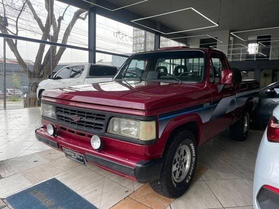 Carro 4.0 CUSTOM DE LUXE CS 8V DIESEL 2P MANUAL