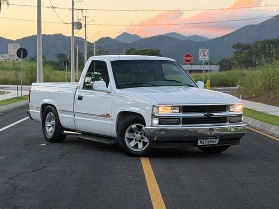 Carro 4.1 MPFI DLX 4X2 CS 18V GASOLINA 2P MANUAL