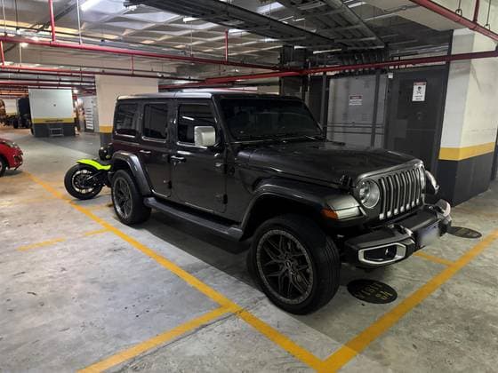 Carro 2.0 TURBO GASOLINA UNLIMITED SAHARA 4P 4X4 AT8