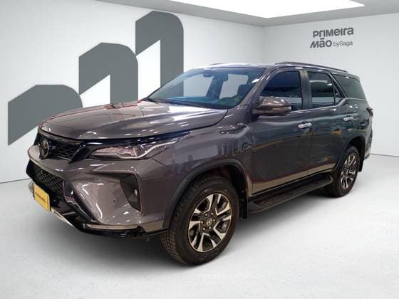 Carro 2.8 D-4D TURBO DIESEL SRX 7L 4X4 AUTOMÁTICO