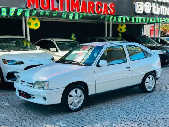 Carro 2.0 MPFI GLS 8V GASOLINA 2P MANUAL