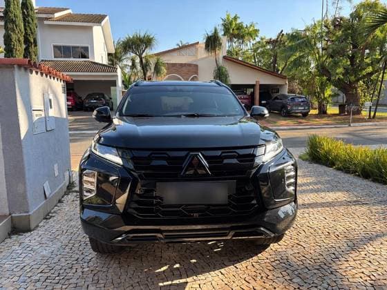 Carro 2.4 16V MIVEC TURBO DIESEL LEGEND BLACK AWD AUTOMÁTICO