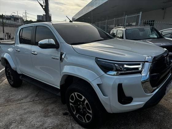 Carro 2.8 D-4D TURBO DIESEL CD SRX PLUS 4X4 AUTOMÁTICO