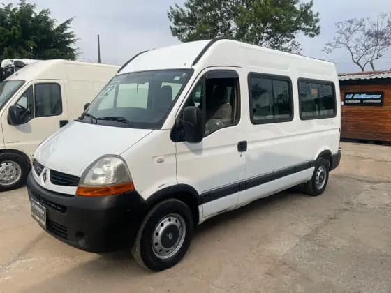 Carro 2.5 DCI MINIBUS L2H2 16 LUGARES 16V DIESEL 3P MANUAL