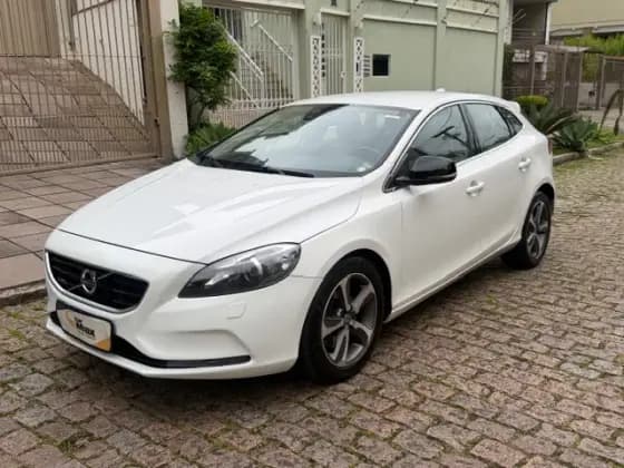 Carro 2.0 T4 MOMENTUM GASOLINA 4P AUTOMÁTICO