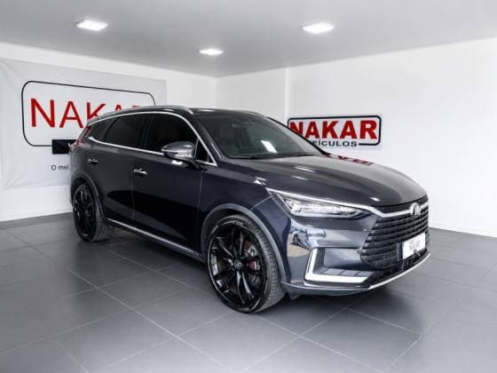 Carro ELÉTRICO AWD