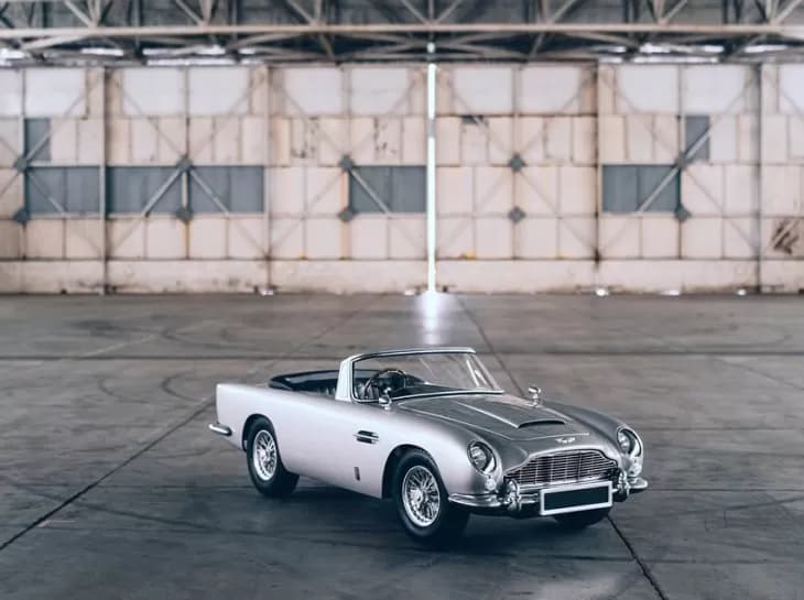 Empresa cria Aston Martin do 007 em versão sub-20