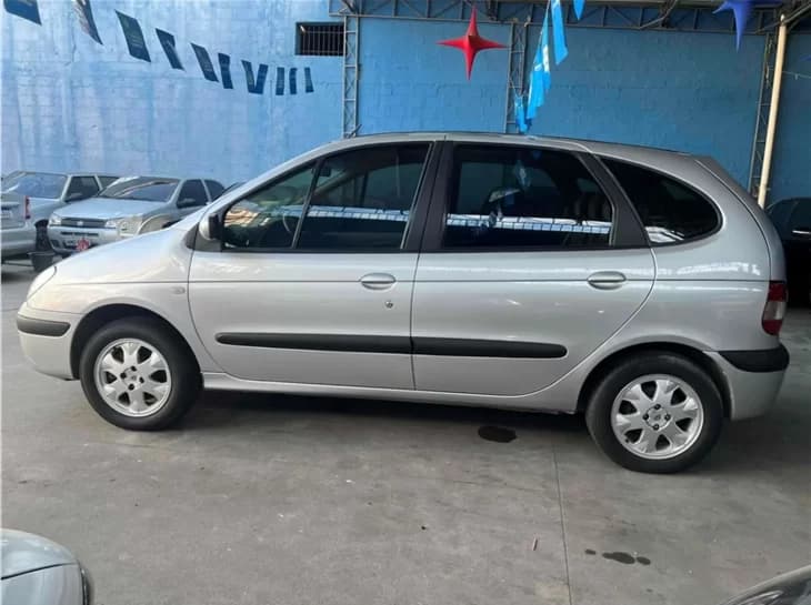 Scénic e mais cinco minivans por até R$ 30 mil