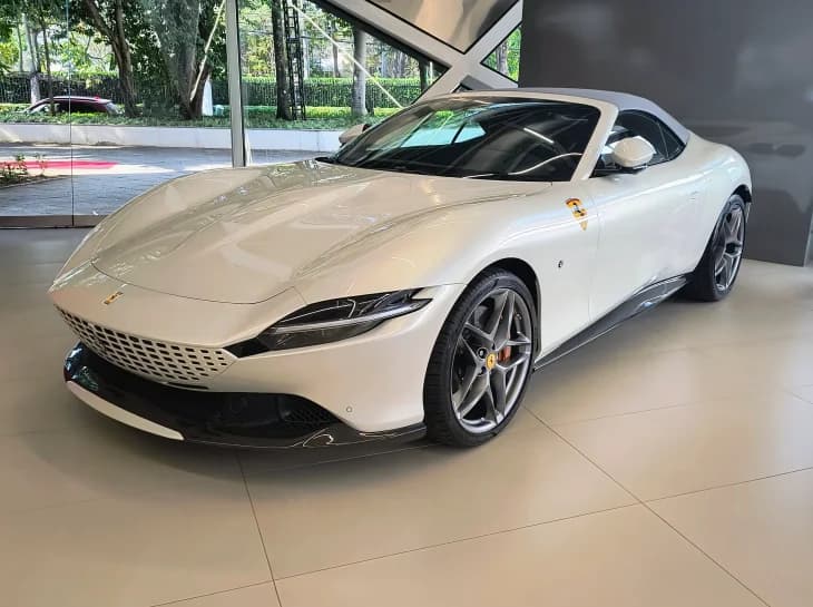Ferrari Roma Spider já está à venda no Brasil