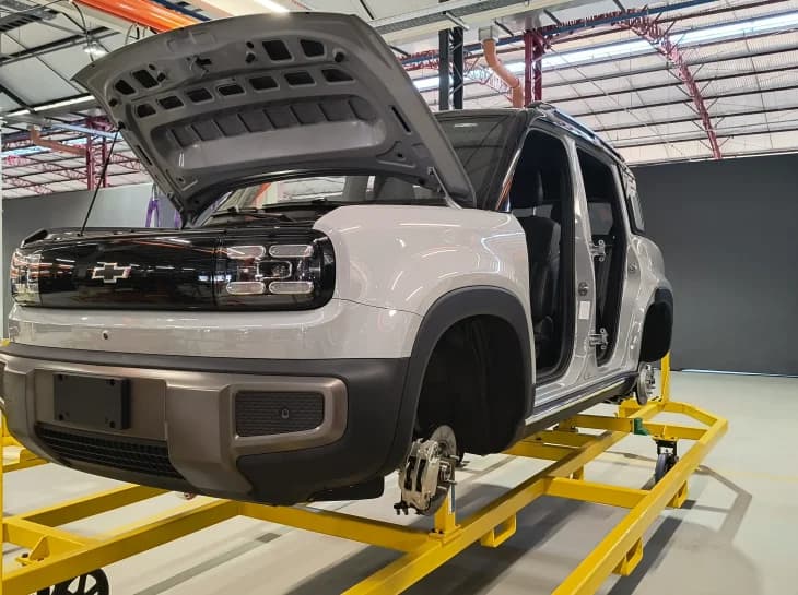 Produção e vendas de carros recuam em novembro