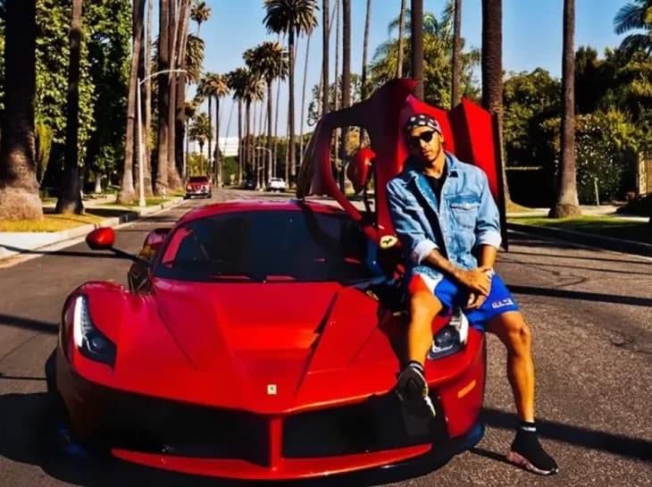 Os carros sensacionais de Lewis Hamilton