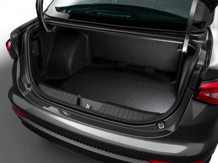 Opções de carros com porta-malas grande