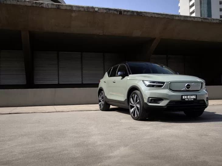 Volvo agora só vende XC40 100% elétrico no Brasil