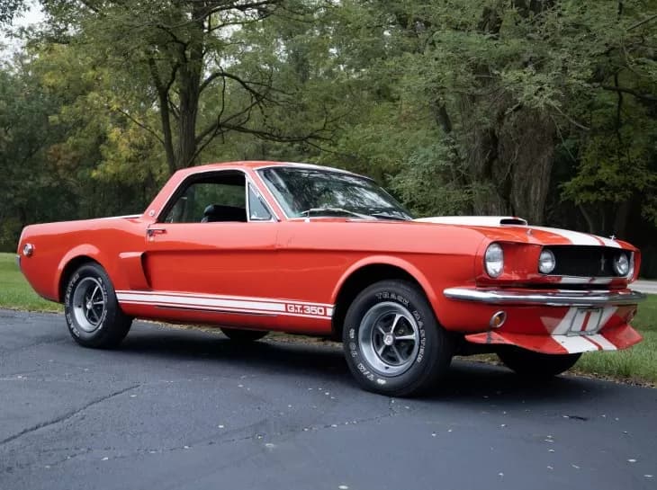 Que dó! Ford Mustang 1966 é transformado em picape