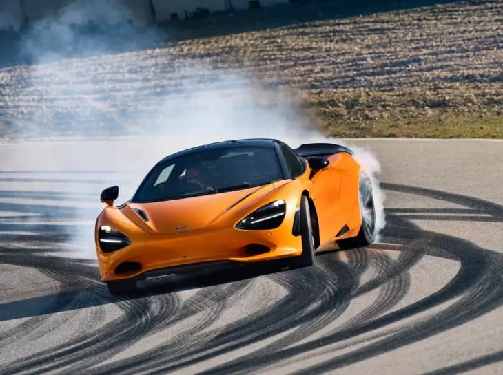 McLaren fará superhíbrido inspirado em carro da F1