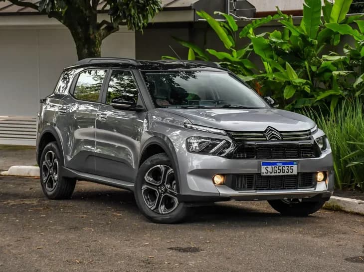 Carros 7 lugares usados baratos: veja boas opções