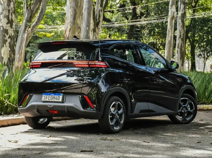 BYD emplaca 3 carros no top 5 do varejo em maio