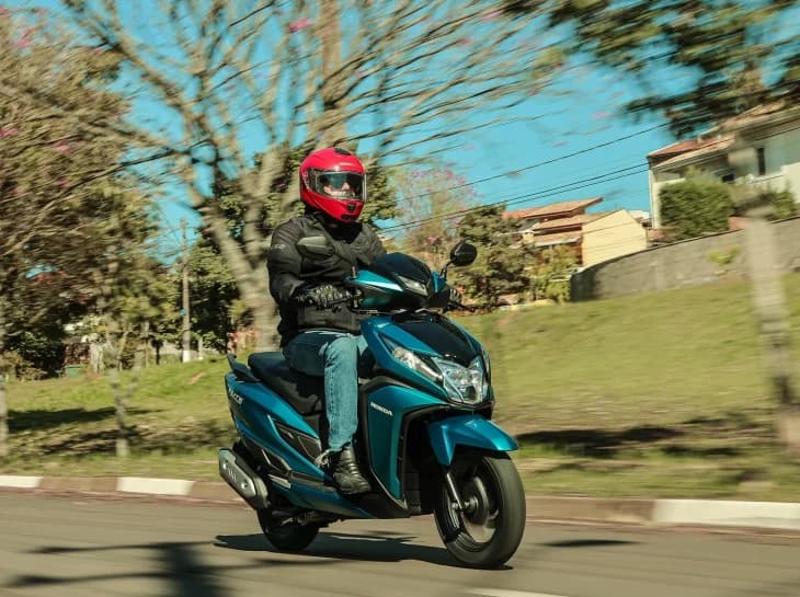 5 scooters: mobilidade urbana barata e sem esforço
