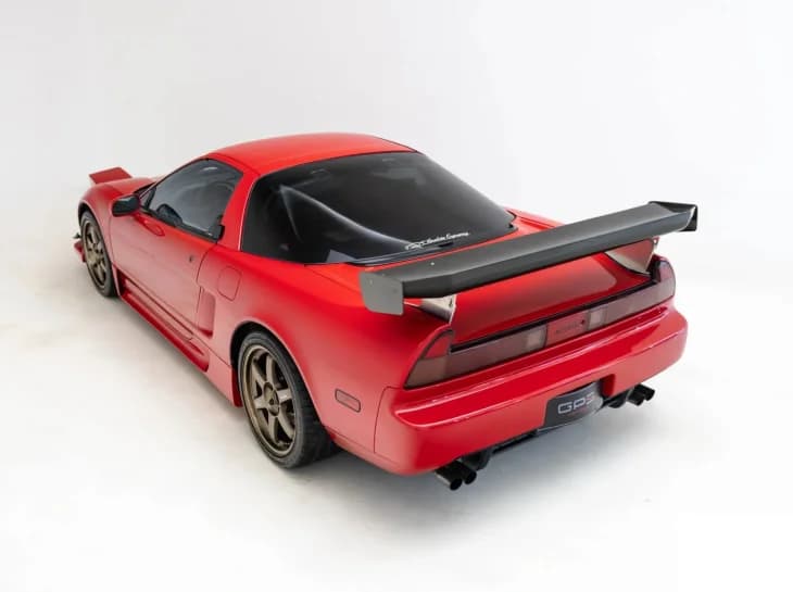 5 carros inusitados pra você aparecer na multidão