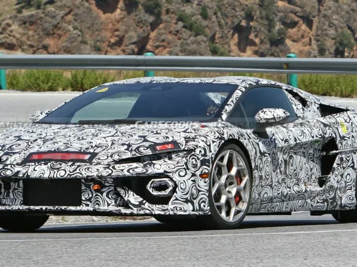 Novo Lamborghini está prestes a sair do forno