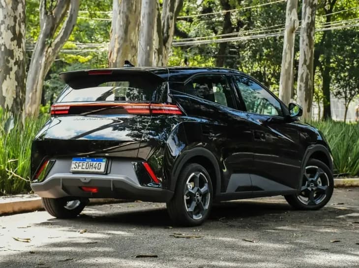 Tipos de carros eletrificados à venda no Brasil