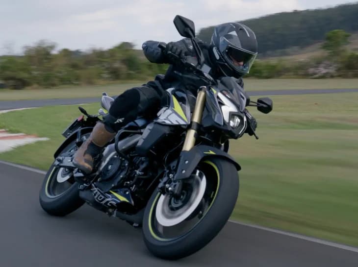 Bajaj cresce mais que o mercado em janeiro de 2026