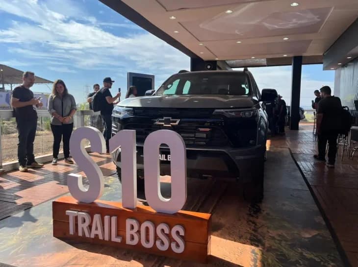 GM revela S10 Trail Boss e Trailblazer Midnight