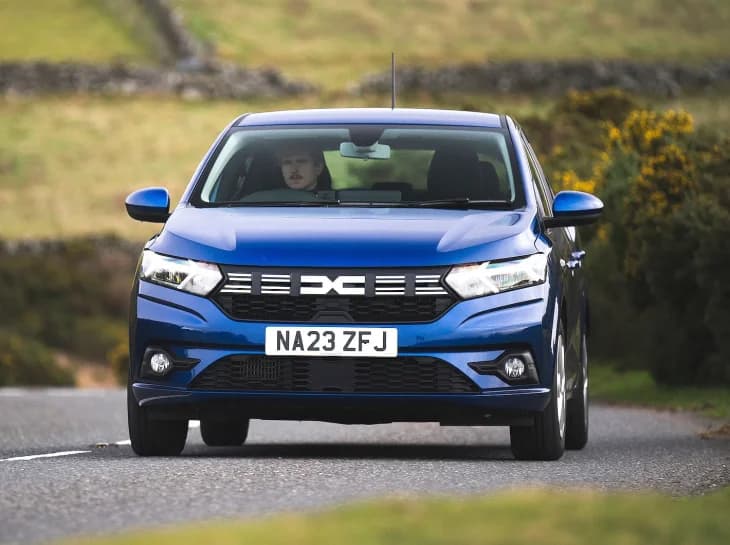 Lembra do Sandero? Vai virar um carro elétrico!