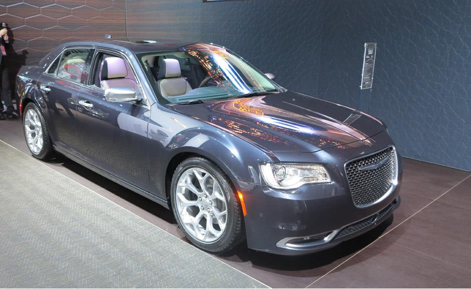 Chrysler 300C renovado chega ao Brasil até junho