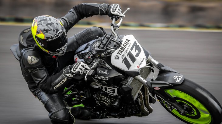 Rafael Paschoalin triunfa em corrida internacional pilotando uma Yamaha  MT-07 – Funbike