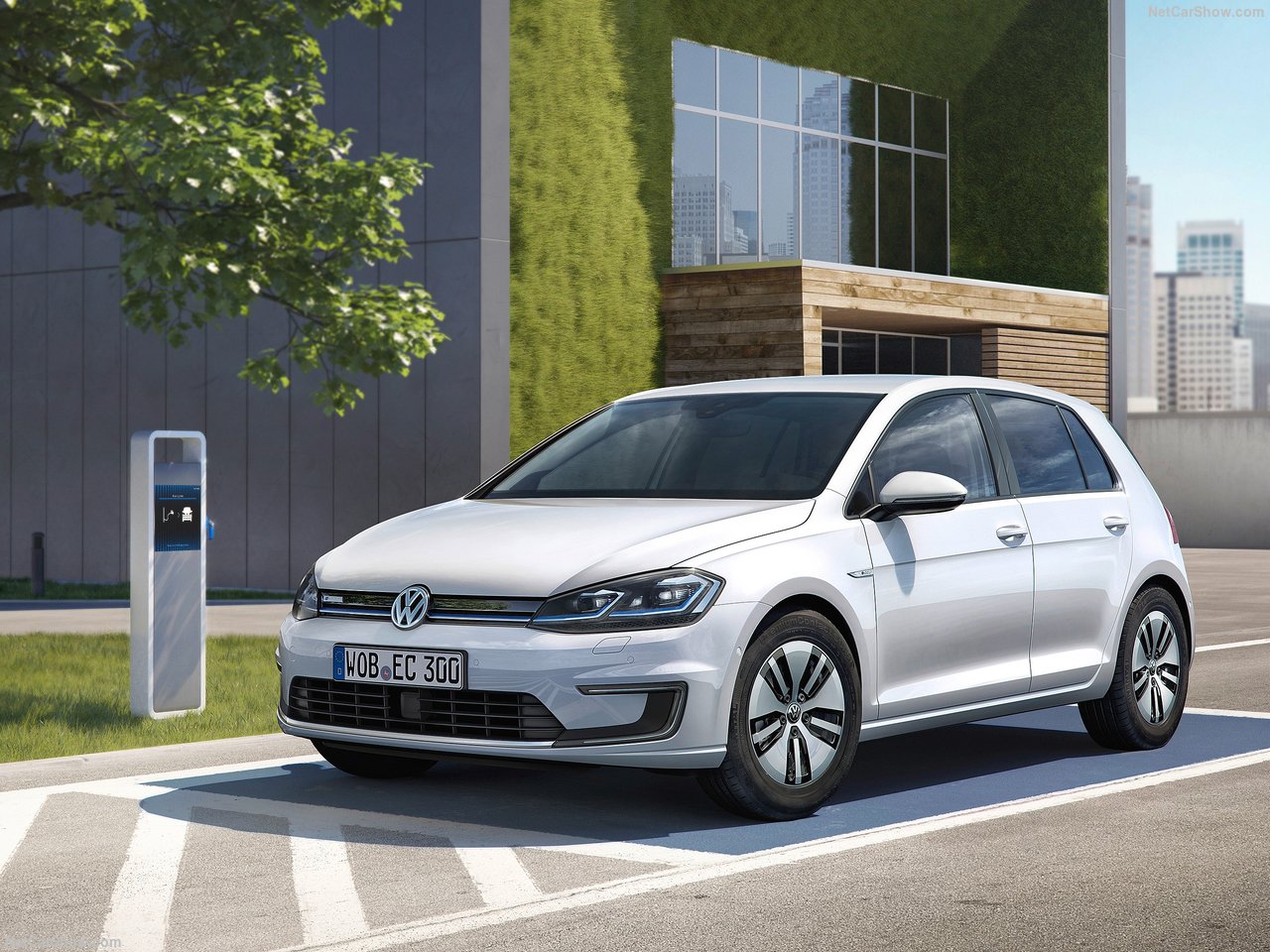  Volkswagen e-Golf    