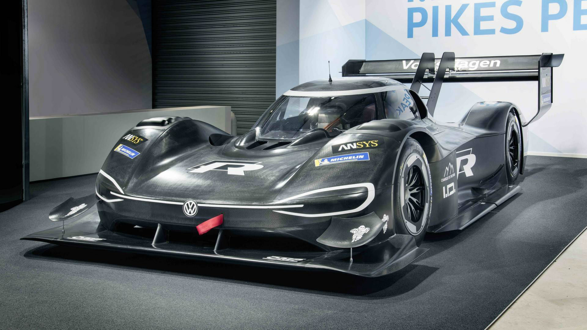 VW ID.R é eleito o carro de corrida elétrico do ano - AUTOO