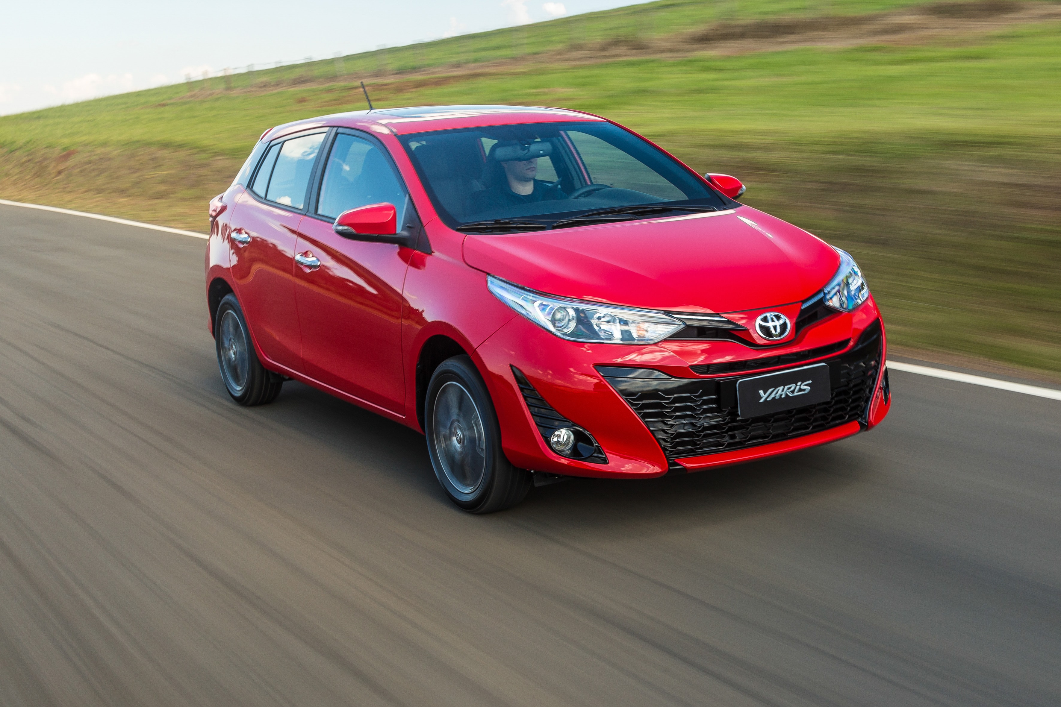 Primeiras Impressões Toyota Yaris Hatch 15 Xls