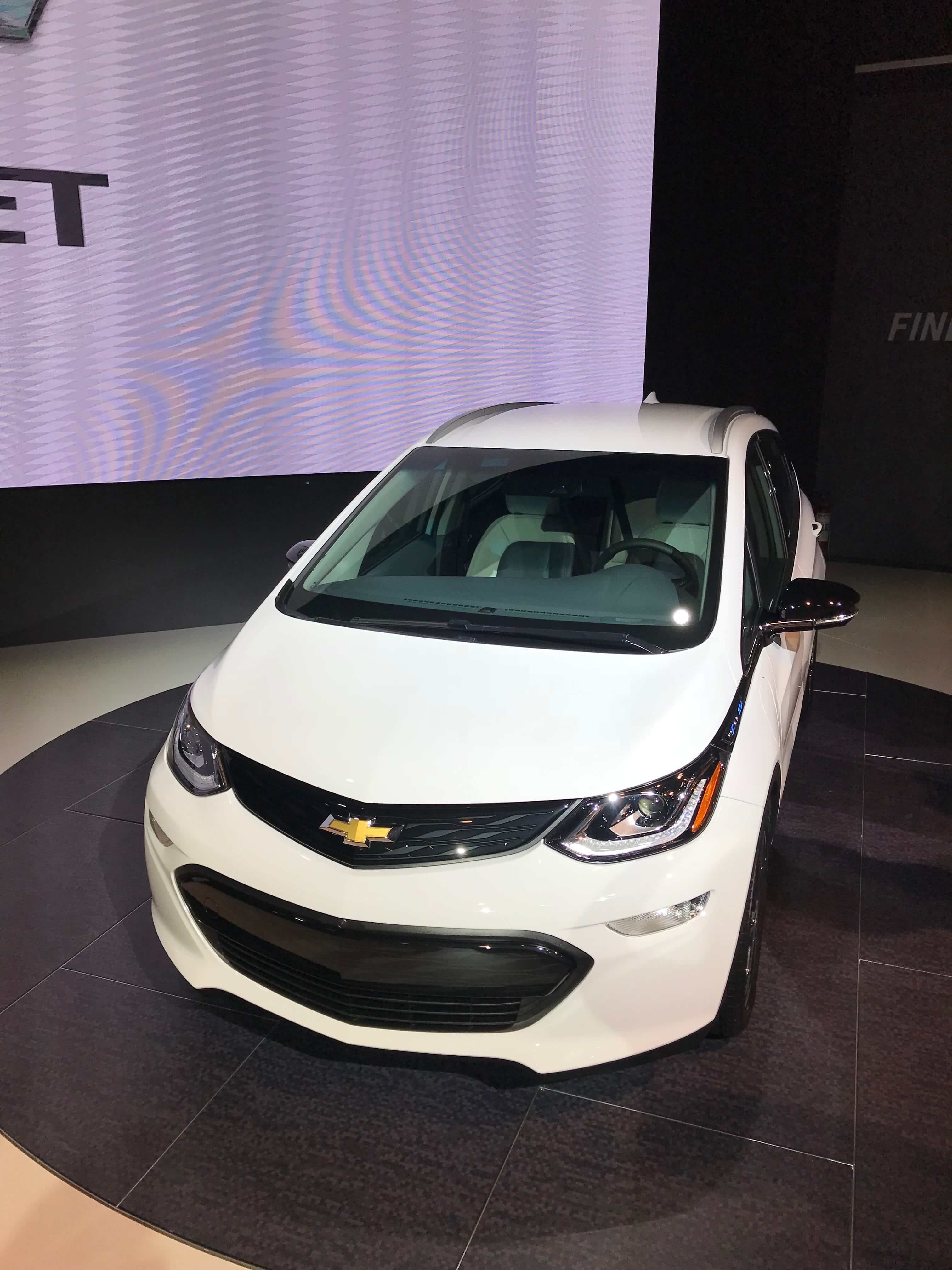 Chevrolet anuncia Bolt por R 175 mil novo Camaro também aparece