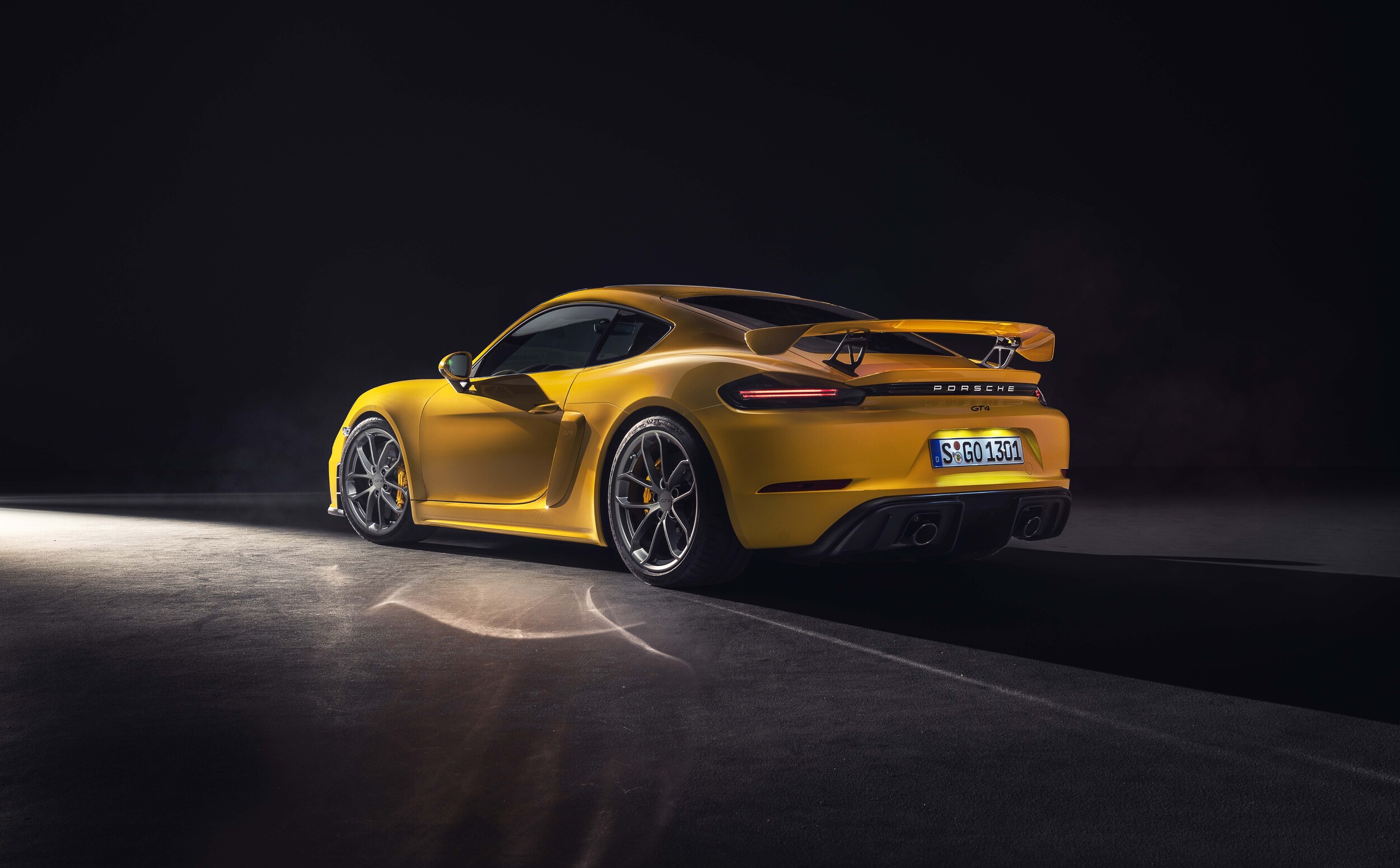  Porsche 718 Cayman GT4