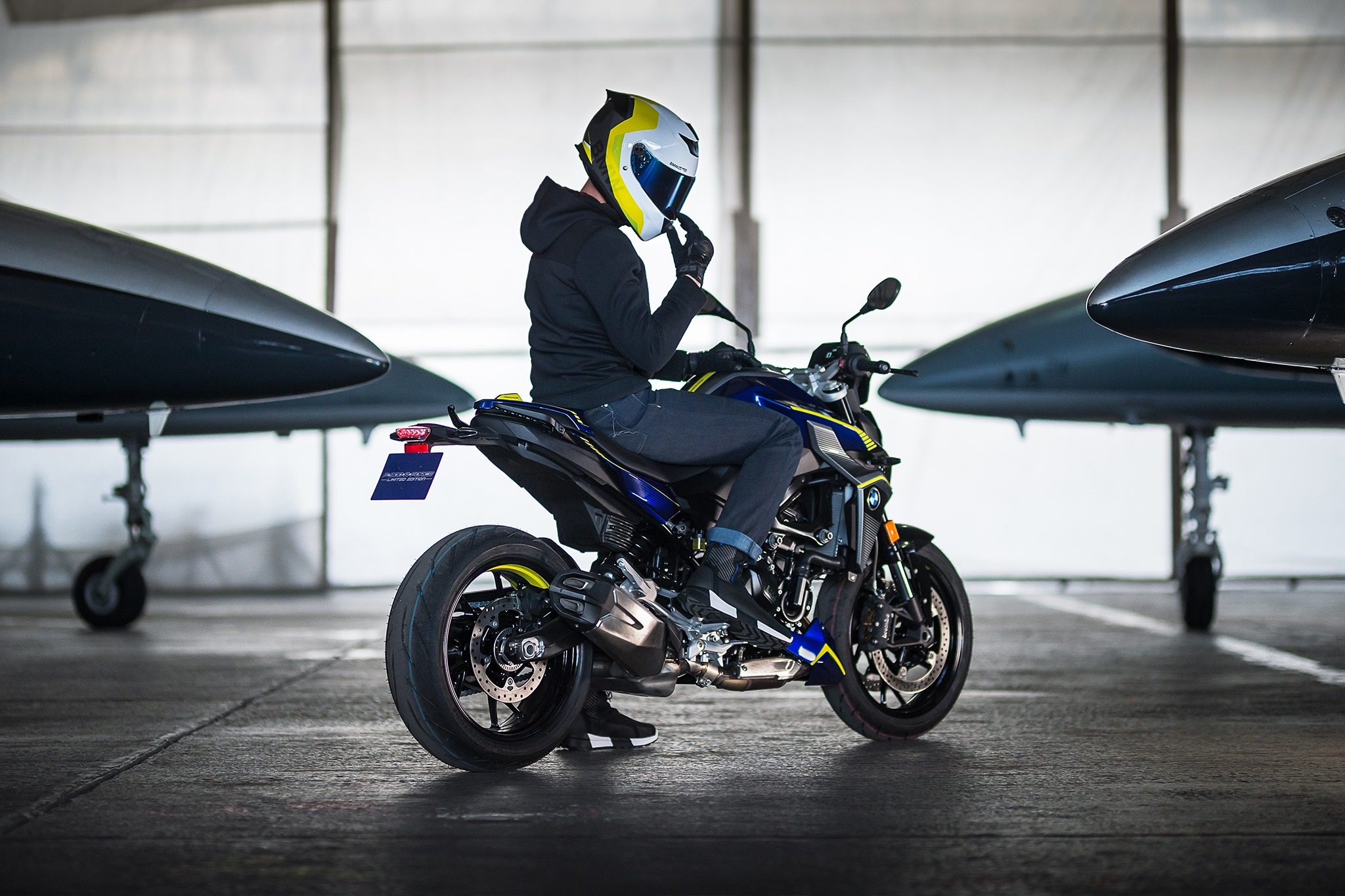 4. Bmw F 900 R