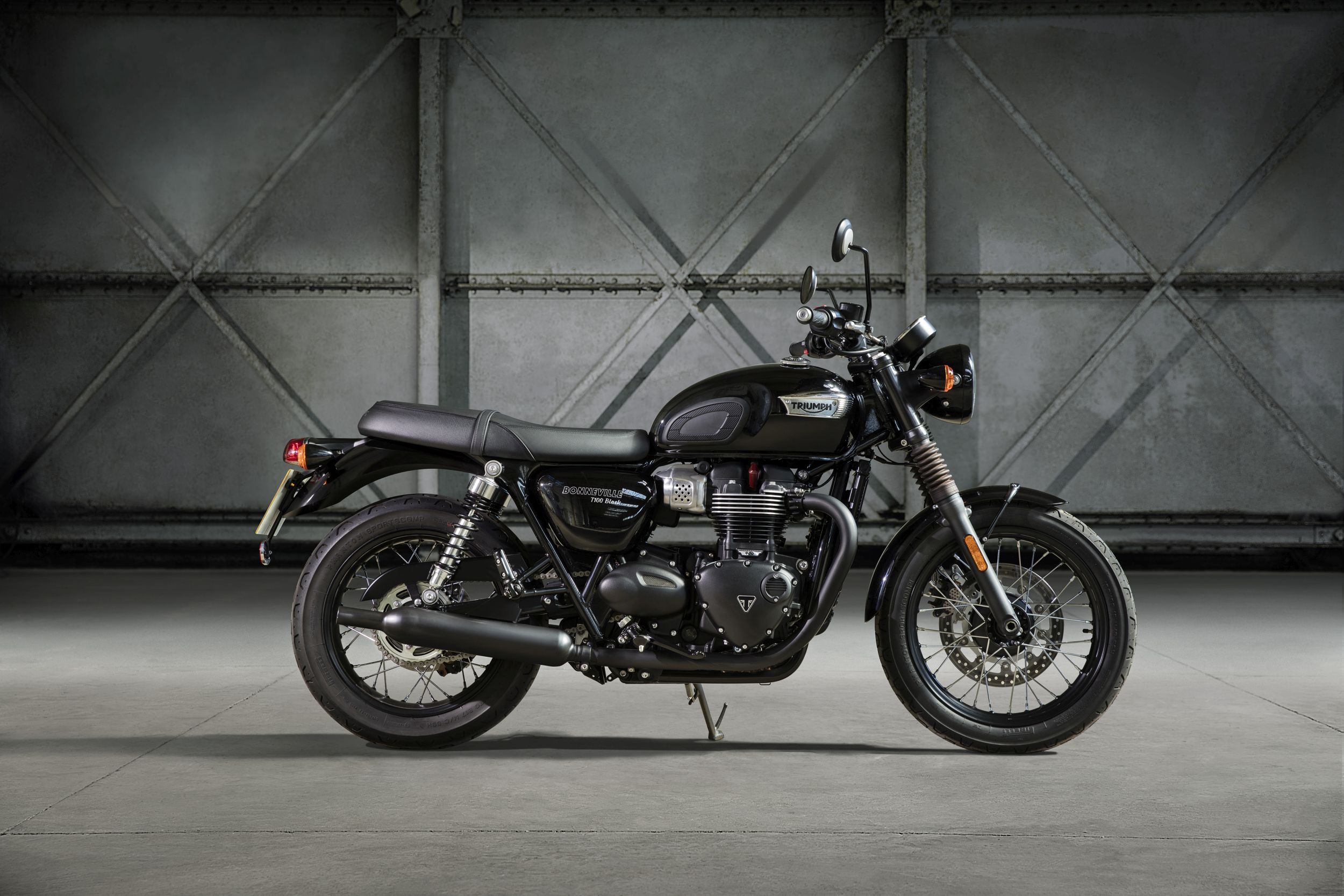 Triumph Bonneville T100 Black