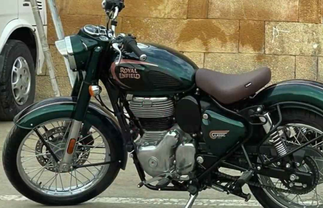 New Royal Enfield Classic 350 Green Left Side Dfe0