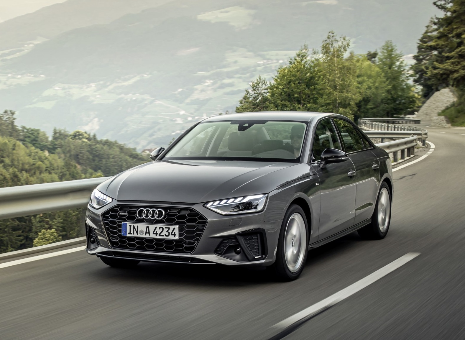 Novos Audi A4 e A5 2022 chegam às lojas em abril