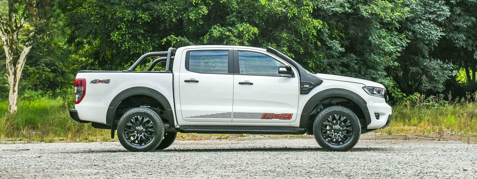  Ford Ranger FX4 tem 5,35 metros de comprimento e tem 1.023 quilos de capacidade de carga