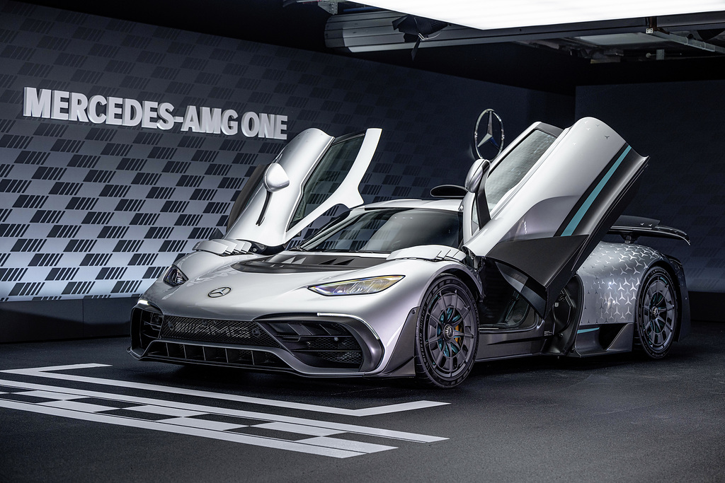 Der Neue Mercedes Amg One: Formel 1 Technologie Für Die Straße The New Mercedes Amg One: Formula 1 Technology For The Road