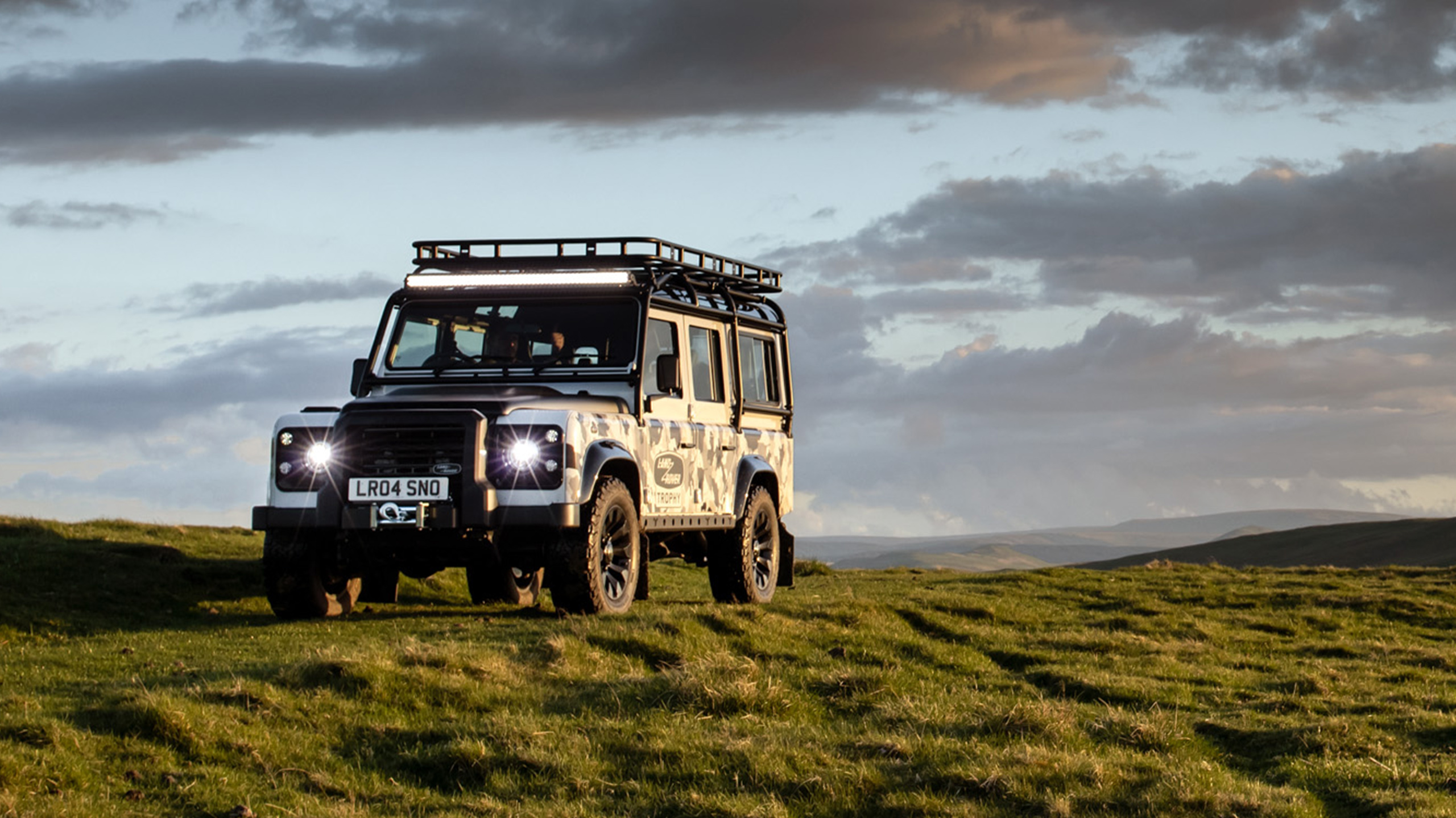 Land Rover Relan A Defender Cl Ssica Em S Rie Comemorativa