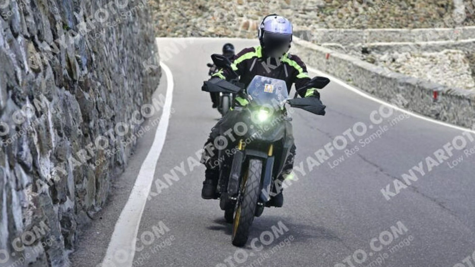 suzuki v strom 700