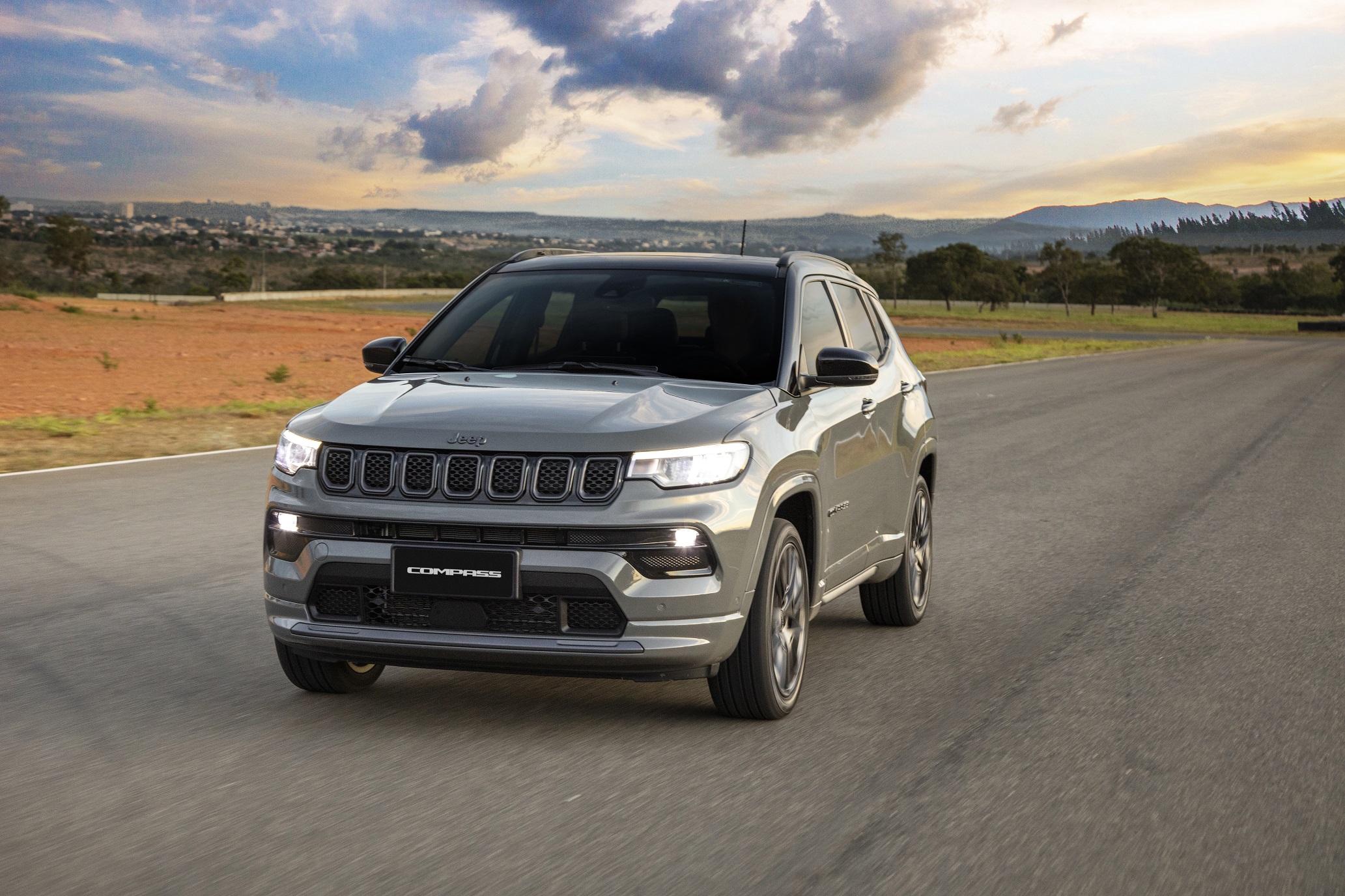 Jeep Compass E Commander Ficam Mais Equipados E Caros