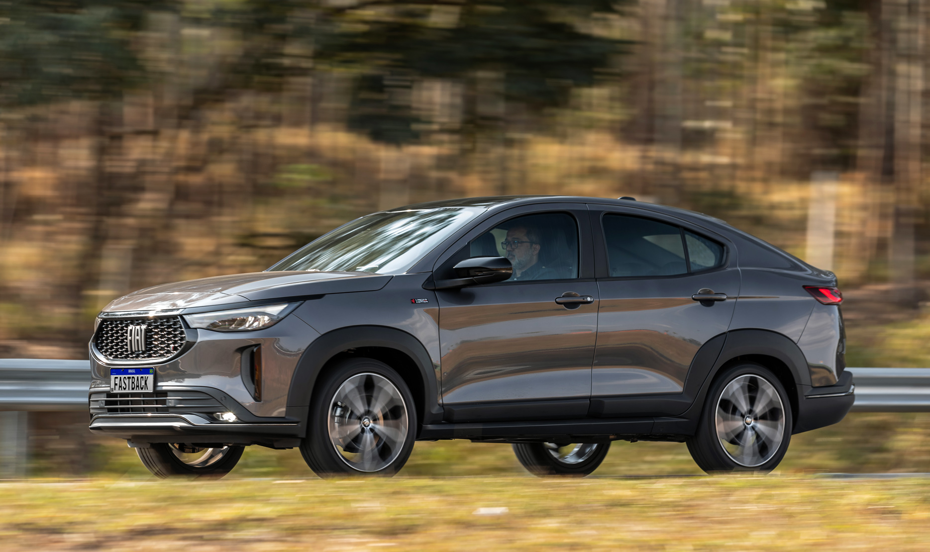  O Fiat Fastback ganhou preparação da Abarth, a divisão de alta performance da marca italiana