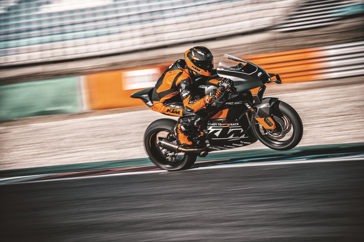 KTM apresenta sua nova linha de motos esportivas RC - MOTOO