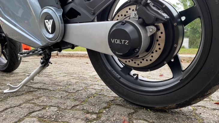 Voltz EVS Work roda 1.000 km gastando R$ 20
