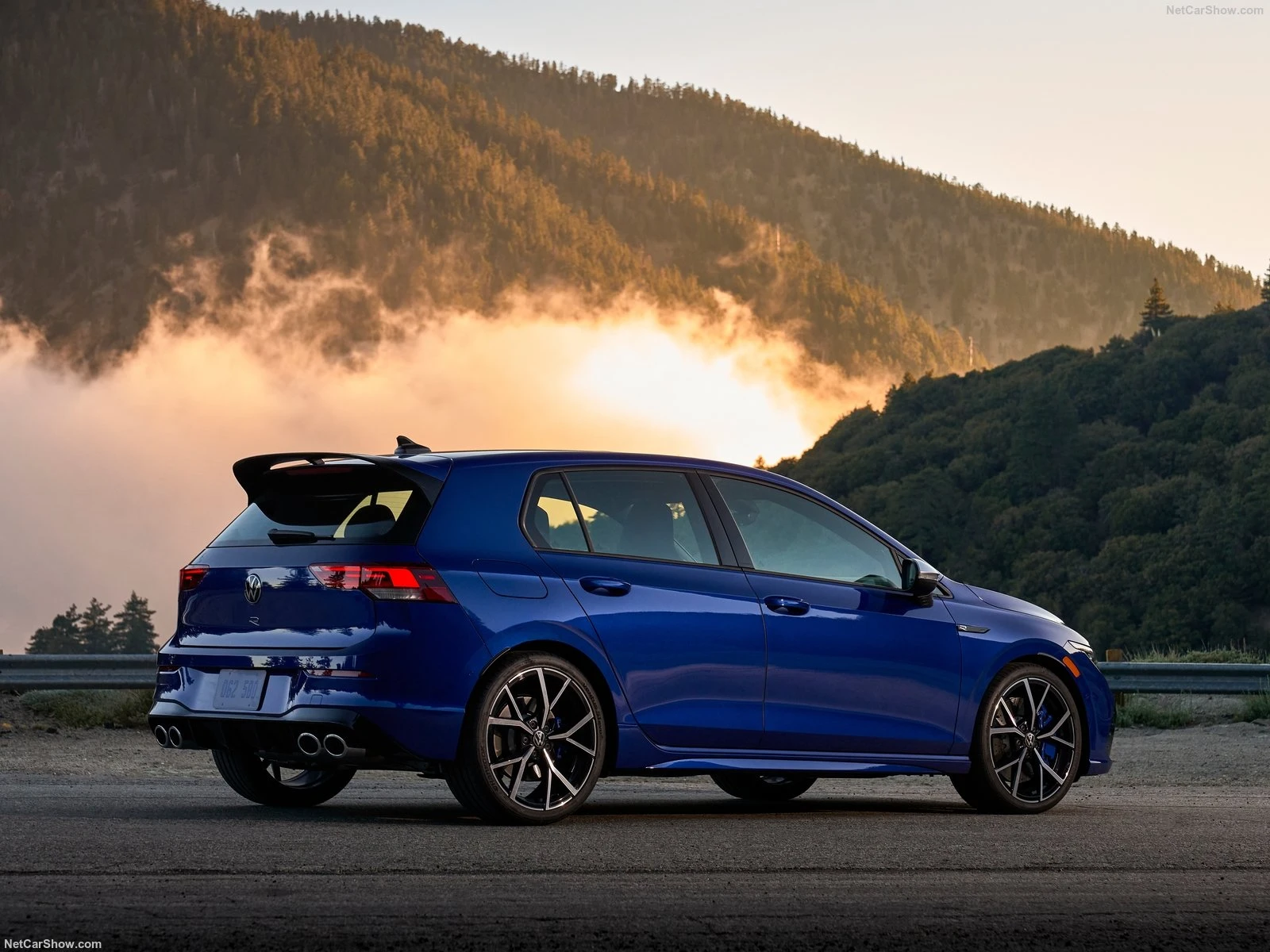 Volkswagen Golf R 3