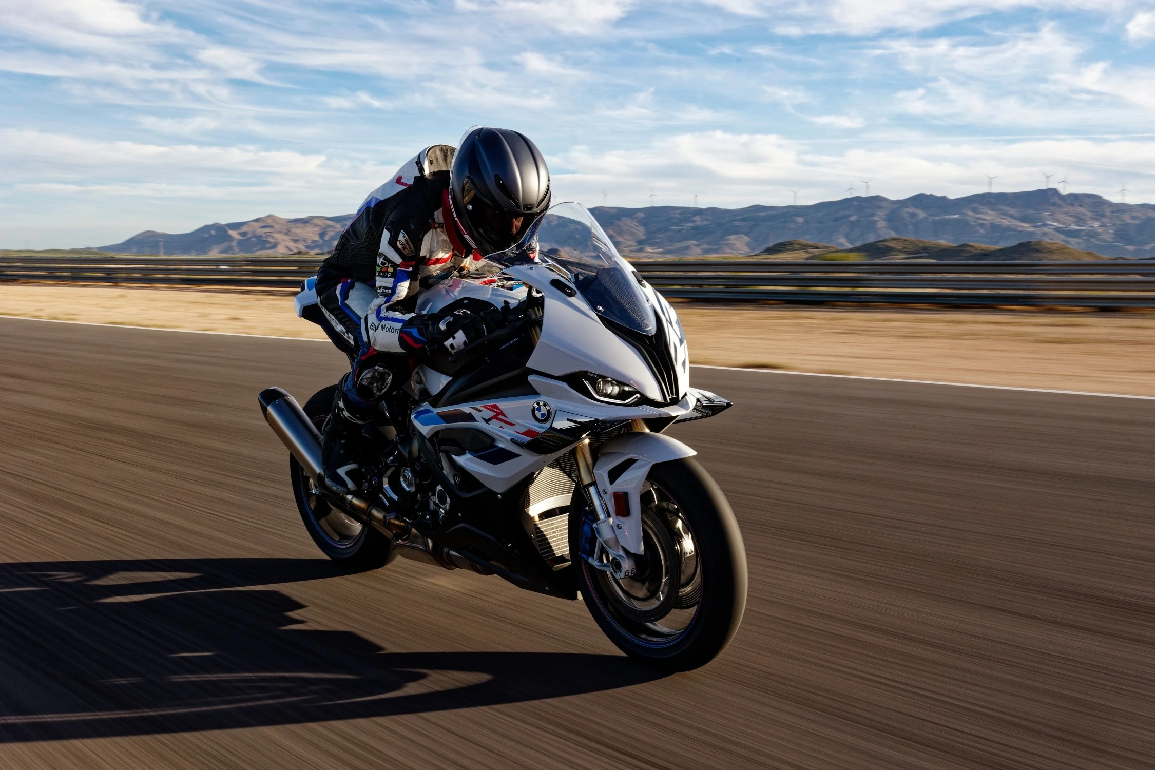 Nova BMW S 1000 RR chega às lojas; confira os preços e detalhes